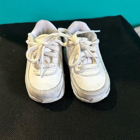 Nike - Picture 3 of 3